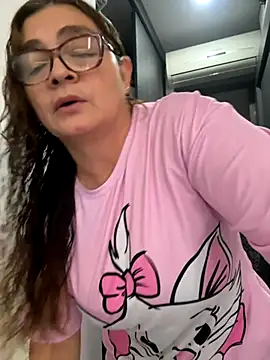 AntonellaAlondra4 online show from November 6, 2025, 4:00 pm