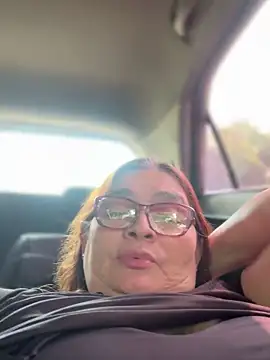 AntonellaAlondra4 online show from November 10, 2025, 4:01 pm