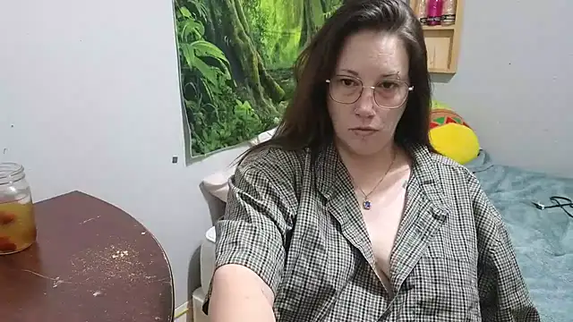 ThickGirlsDoItBetter online show from January 11, 2025, 11:24 pm