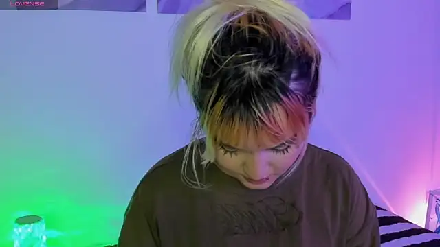 Pretty  zoe online show from March 18, 2025, 11:09 pm