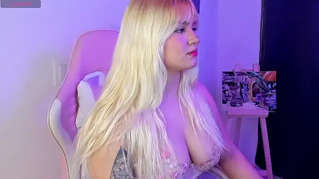 Pretty  zoe online show from February 12, 2025, 2:56 am