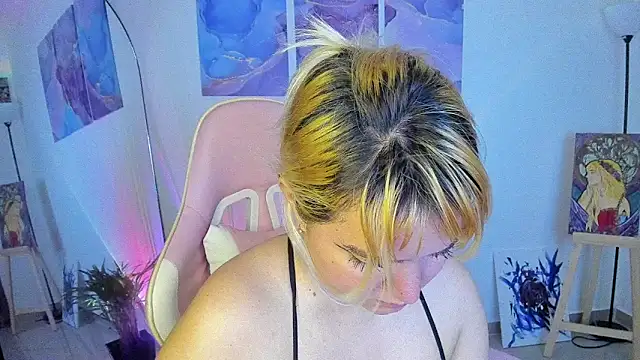 Pretty  zoe online show from February 28, 2025, 6:21 am