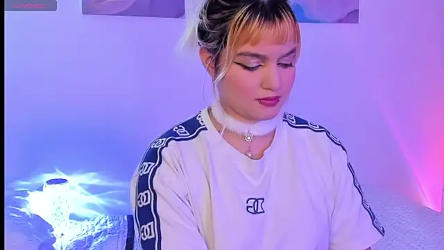 Pretty  zoe online show from March 19, 2025, 8:54 pm