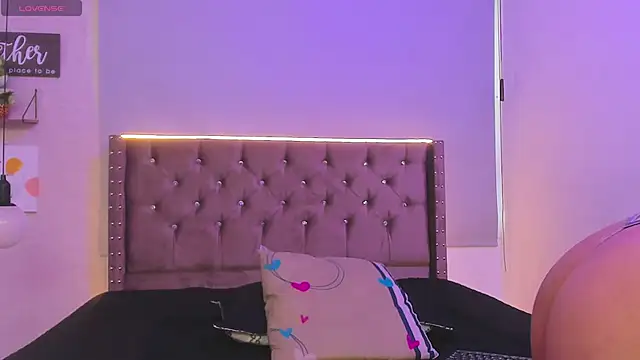 Snapshot of Thammy_Adams chatting on January 3, 2025, 8:11 pm Thammy Adams online show from January 3, 2025, 8:11 pm