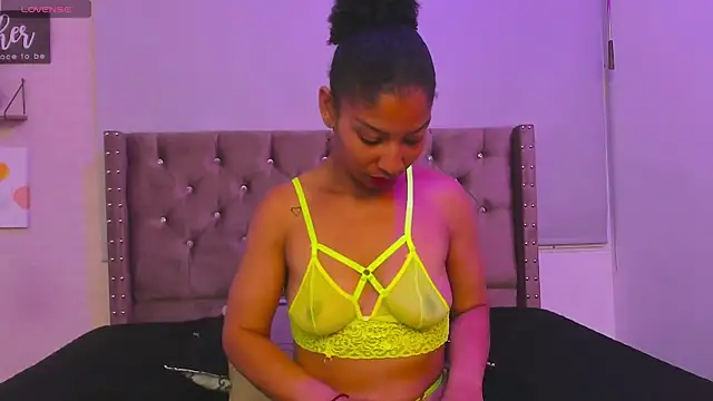 Snapshot of Thammy_Adams chatting on January 8, 2025, 11:30 pm Thammy Adams online show from January 8, 2025, 11:30 pm