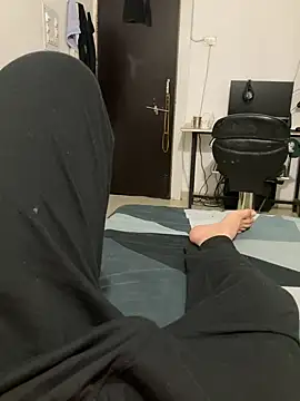 tarun997700 online show from December 29, 2024, 5:01 pm