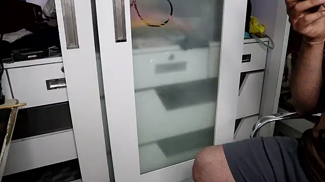 tarun997700 online show from February 6, 2025, 1:21 pm