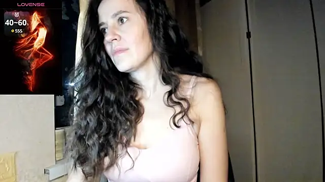 Snapshot of Found_Me chatting on December 6, 2024, 12:18 am Found Me online show from December 6, 2024, 12:18 am