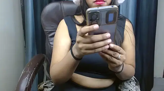 Snapshot of Shy_Divya chatting on December 27, 2024, 9:32 pm Shy Divya online show from December 27, 2024, 9:32 pm