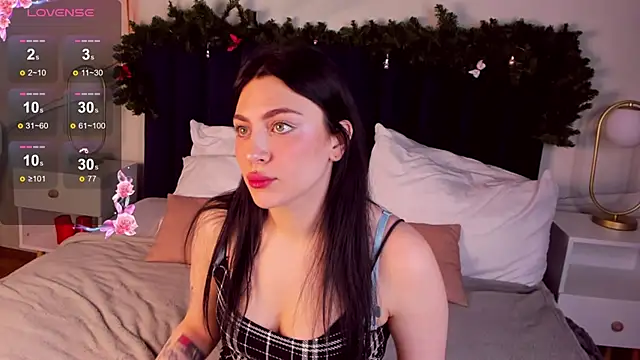 NicoleMolinari online show from December 15, 2024, 3:24 am