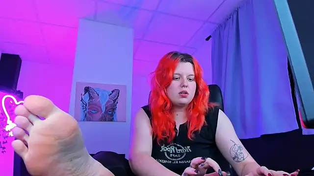 NielletaBlossom online show from February 19, 2025, 8:22 am