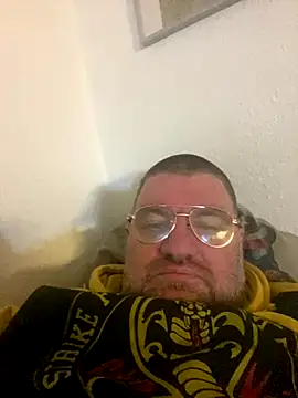 Snapshot of thetobmaster200 chatting on December 1, 2024, 8:36 pm thetobmaster200 online show from December 1, 2024, 8:36 pm