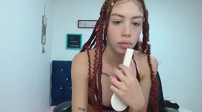 Snapshot of Perla_web09 chatting on January 24, 2025, 6:14 pm Perla web09 online show from January 24, 2025, 6:14 pm