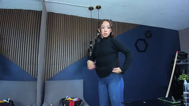 Snapshot of MelodyCollins chatting on February 14, 2025, 6:12 am MelodyCollins online show from February 14, 2025, 6:12 am