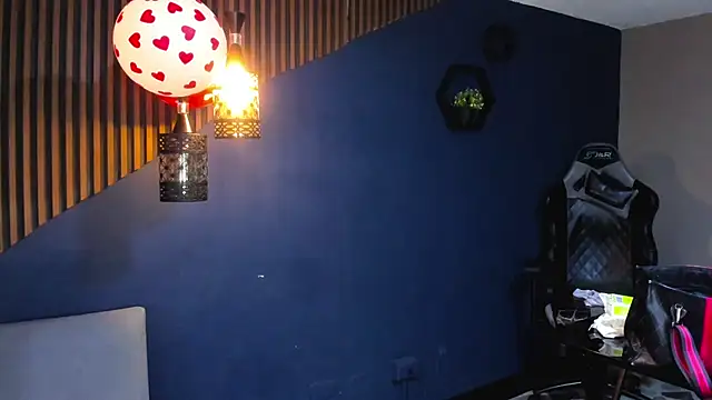 Snapshot of MelodyCollins chatting on February 19, 2025, 9:25 pm MelodyCollins online show from February 19, 2025, 9:25 pm