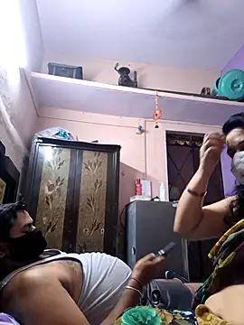 bobbyronak online show from November 4, 2025, 7:06 pm