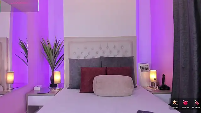 nicolle pierce online show from April 13, 2026, 11:25 am