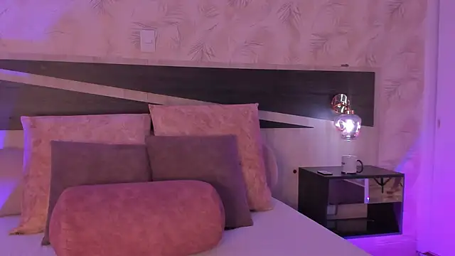 nicolle pierce online show from February 25, 2026, 1:22 pm