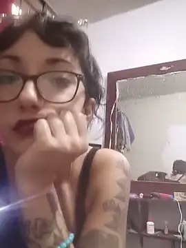 HighLilith online show from September 17, 2025, 4:31 pm
