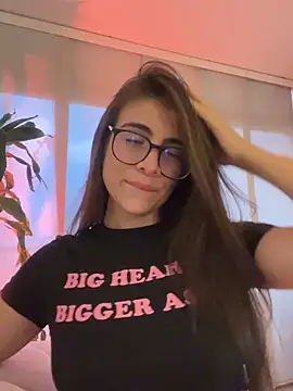 Snapshot of MariaIsabella8 chatting on November 4, 2025, 10:13 pm MariaIsabella8 online show from November 4, 2025, 10:13 pm