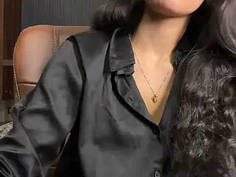 Divyaa69 online show from June 7, 2026, 6:24 pm