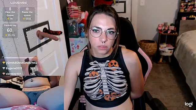 KSwonderland6 online show from October 31, 2025, 1:41 pm