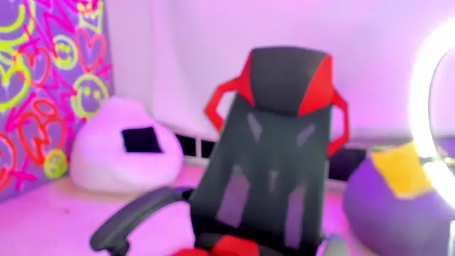 GEANNAROSE online show from January 25, 2025, 1:19 pm