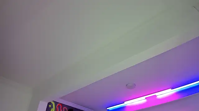 GEANNAROSE online show from February 26, 2025, 6:30 am