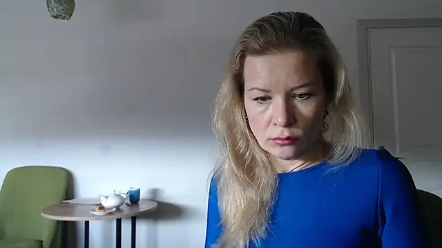 Juli julyyy online show from December 30, 2024, 8:21 am