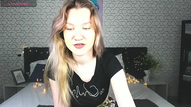 Mariel Brown online show from February 8, 2025, 8:31 am