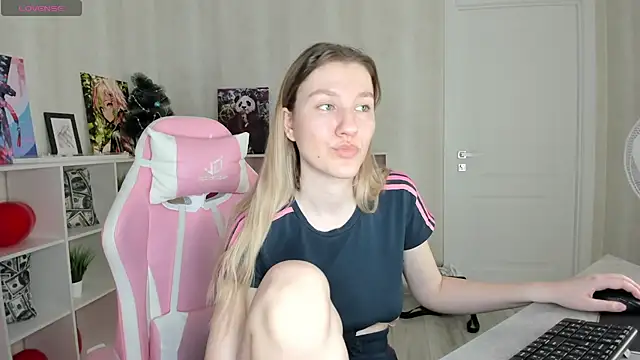 Mariel Brown online show from February 26, 2025, 2:49 pm