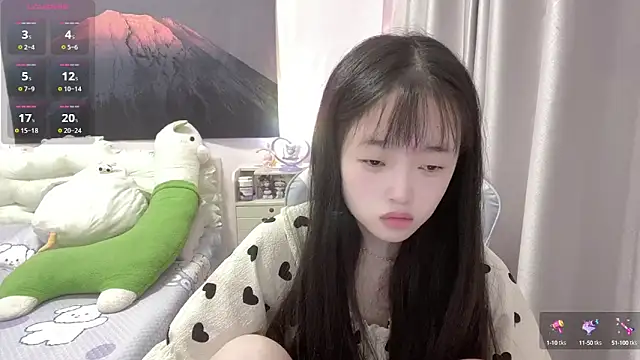 Mia-6688 online show from September 9, 2025, 4:49 pm