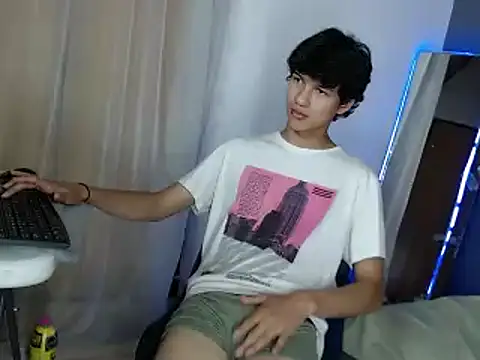 Snapshot of jason_graeats chatting on December 23, 2024, 4:44 am jason graeats online show from December 23, 2024, 4:44 am