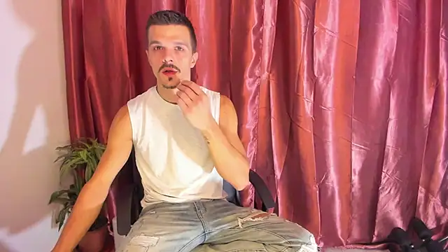 Snapshot of DonyBrown chatting on October 19, 2025, 5:32 am DonyBrown online show from October 19, 2025, 5:32 am