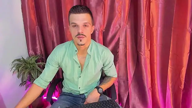 Snapshot of DonyBrown chatting on October 8, 2025, 4:47 am DonyBrown online show from October 8, 2025, 4:47 am