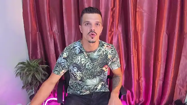 Snapshot of DonyBrown chatting on October 2, 2025, 4:05 am DonyBrown online show from October 2, 2025, 4:05 am