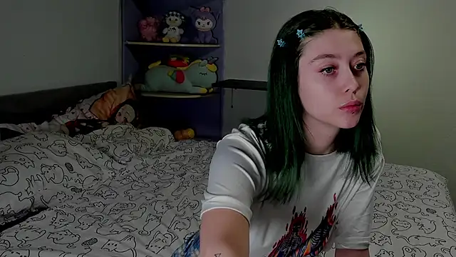 yuinika online show from December 6, 2024, 7:26 am