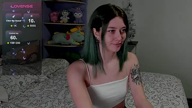 yuinika online show from December 15, 2024, 3:20 pm