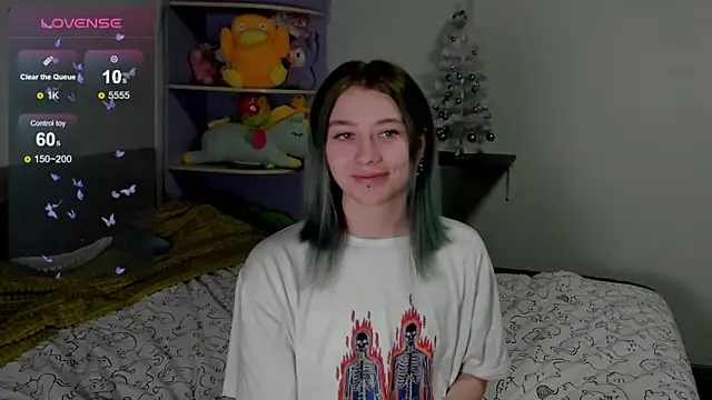 yuinika online show from December 20, 2024, 12:49 pm