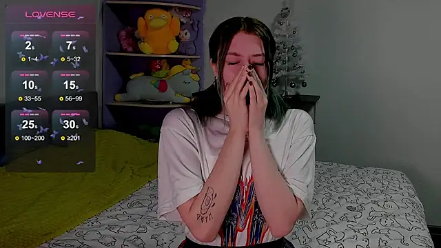 yuinika online show from December 21, 2024, 12:38 pm