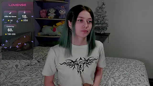 yuinika online show from December 15, 2024, 12:17 pm