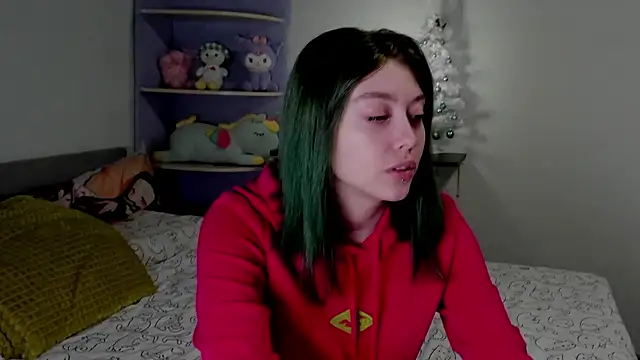 yuinika online show from December 7, 2024, 8:38 am