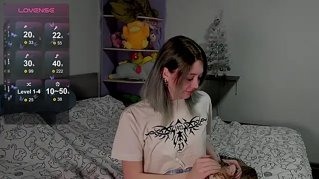 yuinika online show from December 22, 2024, 12:16 pm