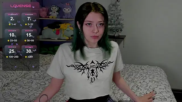 yuinika online show from December 11, 2024, 9:09 am