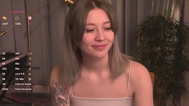 yuinika online show from January 29, 2025, 8:18 am