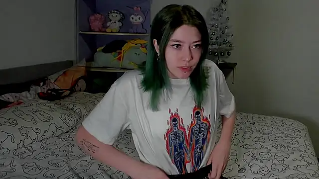 yuinika online show from December 9, 2024, 9:28 am