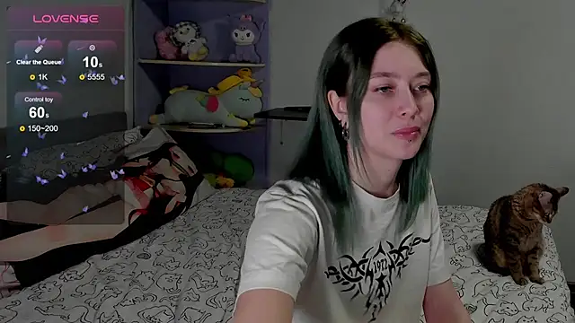 yuinika online show from December 17, 2024, 3:16 pm