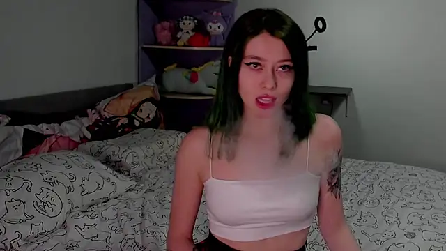 yuinika online show from December 5, 2024, 10:39 am