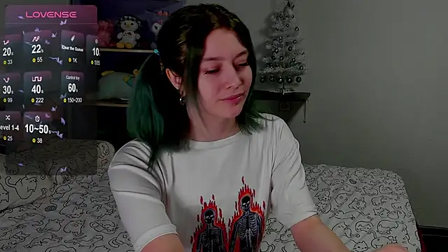 yuinika online show from December 14, 2024, 12:11 pm