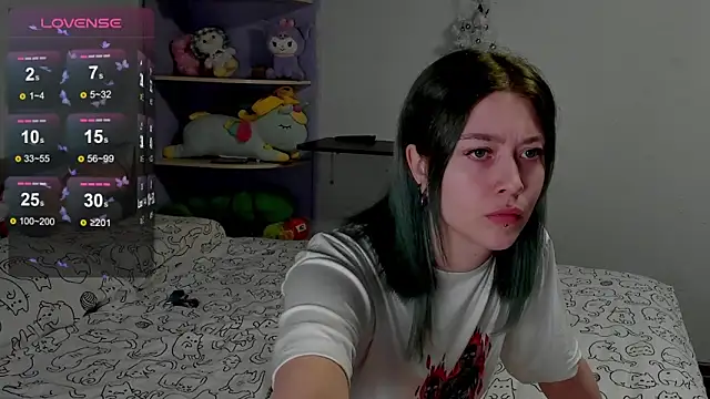 yuinika online show from December 16, 2024, 9:03 am